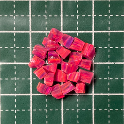　《人工オパール》(ネオンオパール) 原石 マダー/赤斑 1.0g ⑧ (樹脂含侵) 2枚目の画像