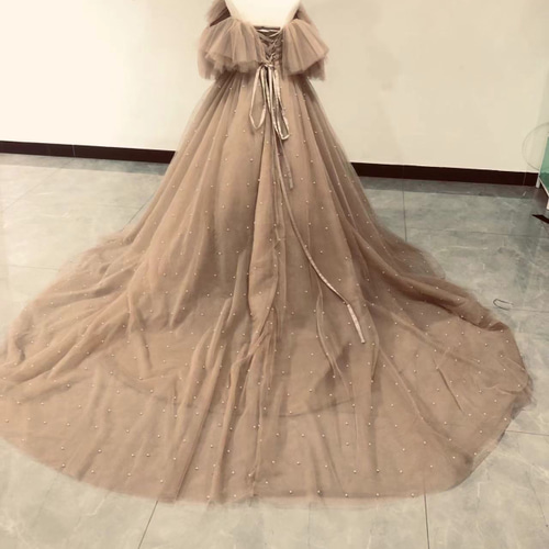 豪華！シャンパン色 カラードレス ベアトップ 胸元フリル 背中見せ  