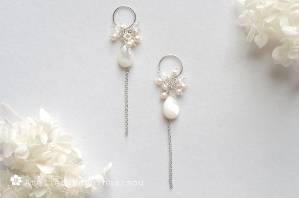 【訂做】白貝梨形淡水珍珠耳環&lt;銀色&gt; 第2張的照片