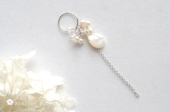 【訂做】白貝梨形淡水珍珠耳環&lt;銀色&gt; 第3張的照片