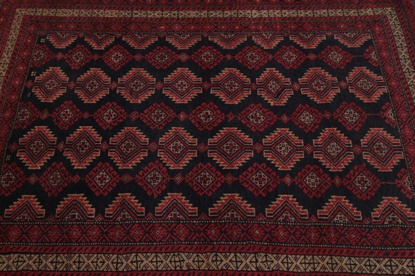 部族の伝統モチーフが特徴的なオリジナルトルクメン　オールド手織り絨毯　ヴィンテージラグ　127x177cm　＃57 8枚目の画像