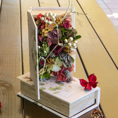 早割】秋の彩りを愛でる花本 ・ 秋色天然ドライフラワーと実りの秋を