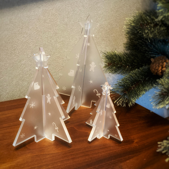 【送料無料】　Sサイズ　アクリルクリスマスツリーオーナメント彫刻入り　置物　オブジェ 5枚目の画像