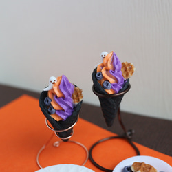ハロウィン限定 小さな2色アイスクリームピアス 1/6シングル 模擬デザート ねんどろいど 14枚目の画像