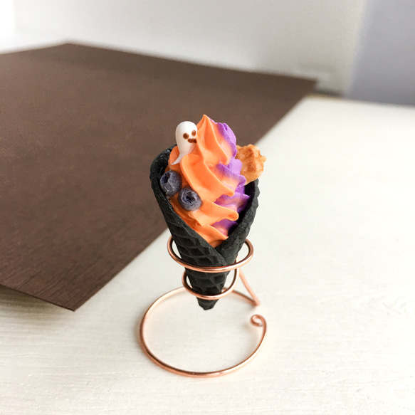 ハロウィン限定 小さな2色アイスクリームピアス 1/6シングル 模擬デザート ねんどろいど 10枚目の画像