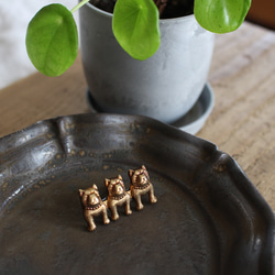 ヴィンテージ真鍮のブローチ［３匹の犬］ pam006 4枚目の画像