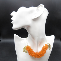 ヴィンテージ 小花ビーズのネックレス オレンジ 6枚目の画像