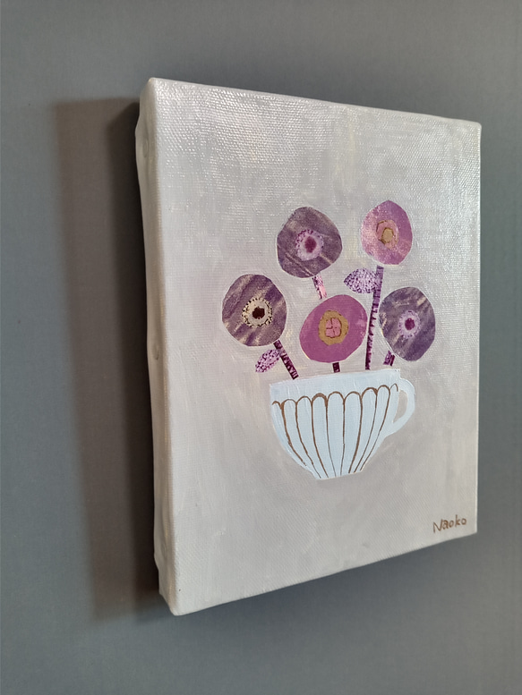 原画　絵画『花とカップ』アクリル絵　キャンバスサイズF0　アート　アートボード 2枚目の画像