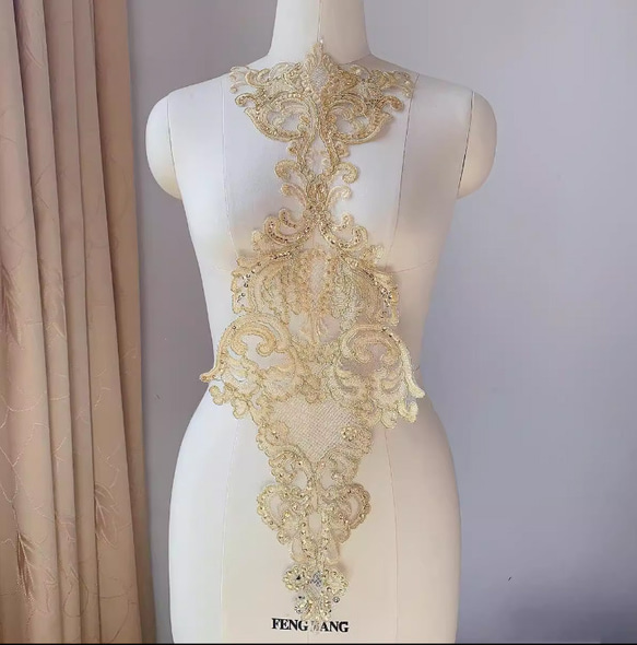 AZ272ゴールド 胸元モチーフレース スパンコール付き 立体お花刺繍 襟