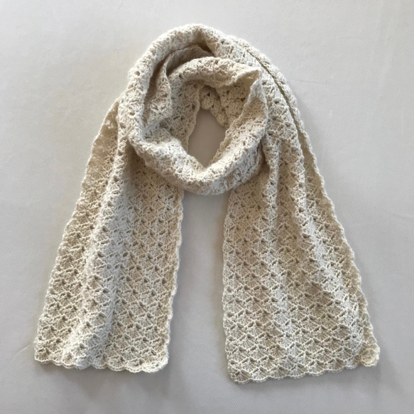 ベビーアルパカ100% かぎ針編みのマフラー　ショール　編み物　編物　毛糸 1枚目の画像
