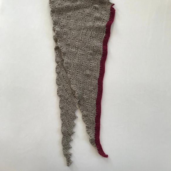 ウール100%  棒編みの三角ショール　ストール　マフラー　編み物　編物　毛糸 3枚目の画像