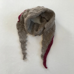 ウール100%  棒編みの三角ショール　ストール　マフラー　編み物　編物　毛糸 1枚目の画像