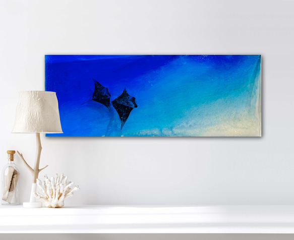 新作　壁掛けアートパネル マンタの海　オニイトマキエイ　ペア　ブルーシー　水中　70×30 1枚目の画像