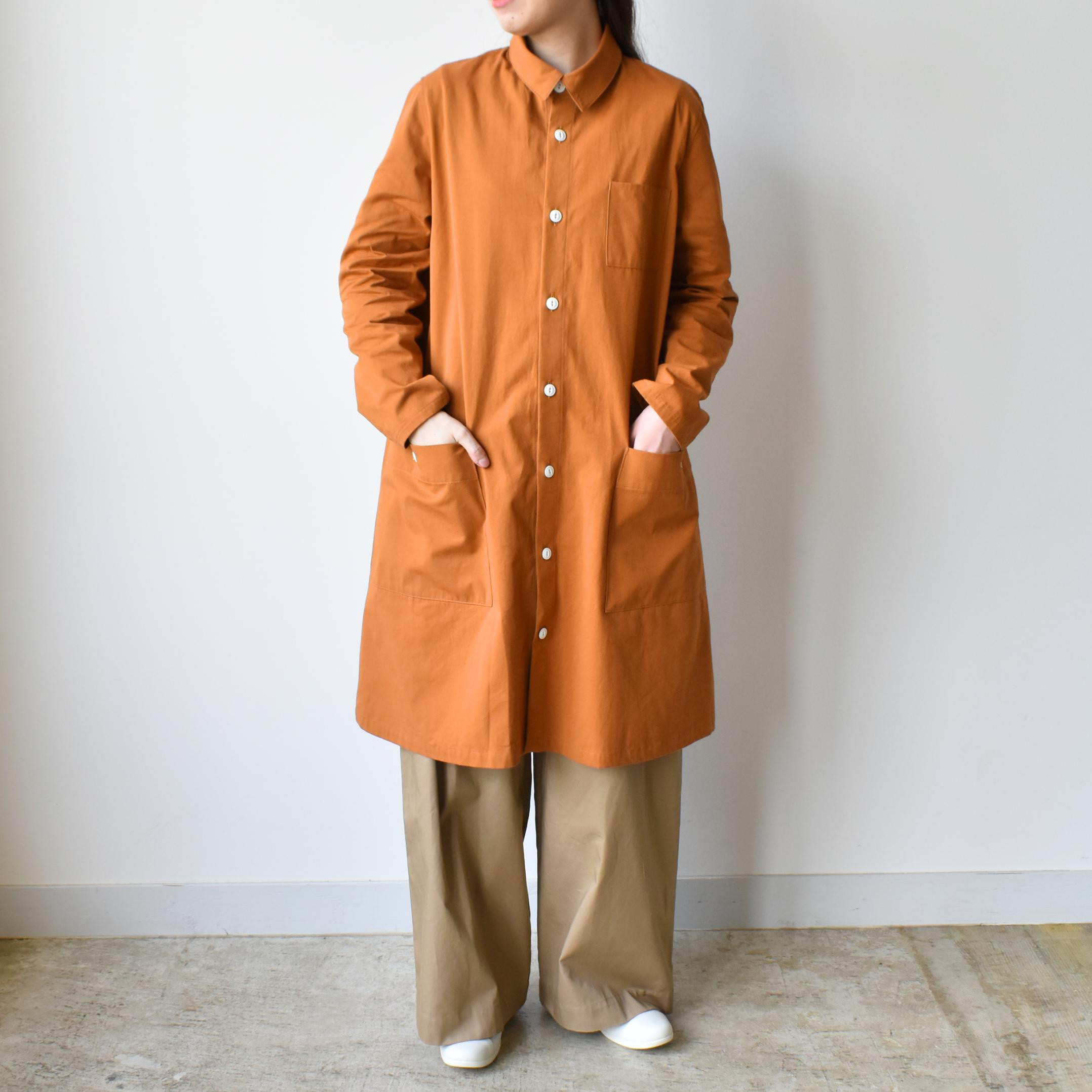 羽織るだけで大人のこなれ感を演出するバーバリーツイルシャツコート【SOC103F】