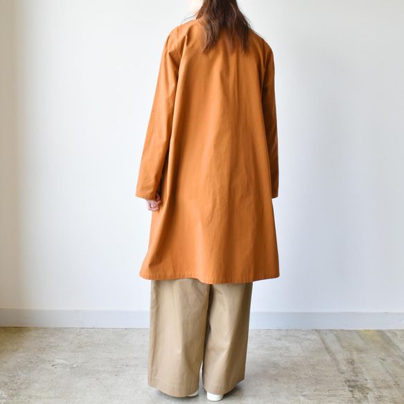 Burberry斜紋布襯衫外套[SOC103F]，穿上就展現出成熟精緻的外觀。 第4張的照片
