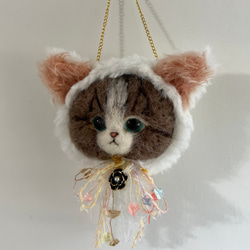 ねこみみ帽子のにゃんこ　バッグチャーム　羊毛フェルト　猫 ブローチ加工付き 3枚目の画像