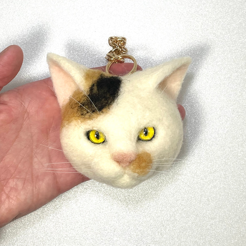 三毛猫の猫バッグチャーム751 猫ブローチ 羊毛フェルト 羊毛フェルト  