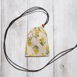 首から下げられる、巾着袋－お守り袋・ストーン入れ☆タイニーミモザ（シェルピンク）・鍵袋 4枚目の画像