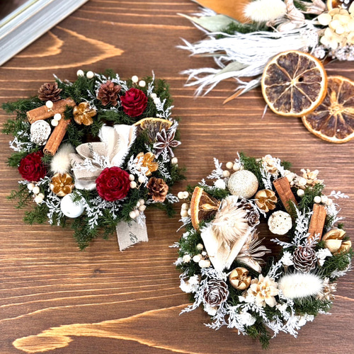 早割クリスマス2025 ミニクリスマスリース ホワイトゴールド レッド