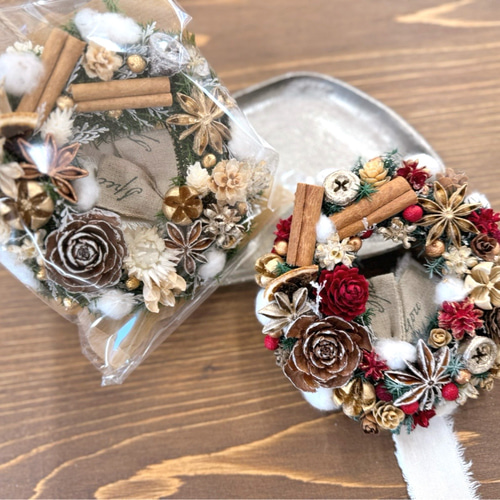 早割クリスマス2025 ミニクリスマスリース ホワイトゴールド レッド