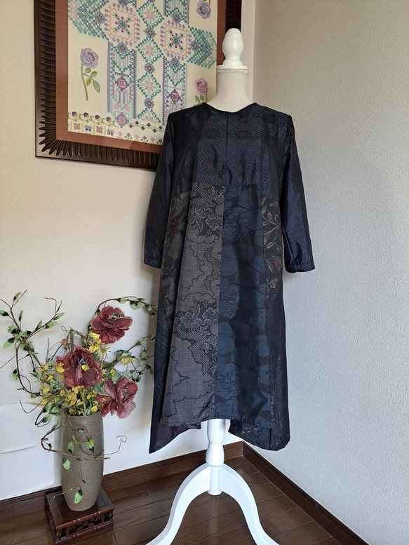 リリィページです　　　着物リメイク　紬　正絹　パッチワークワンピース リリィページです 着物リメイク 紬 正絹 パッチワークワンピース 着物