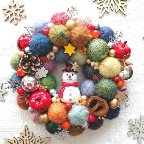 カラフルでにっこり☆毛糸玉でクリスマスリース（小） 毛糸玉リース