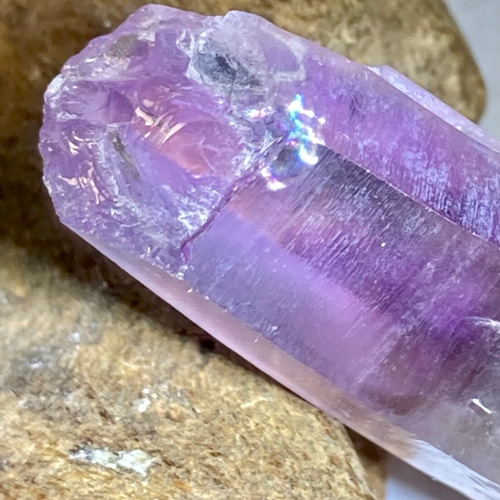 レインボー✨ ゲレロアメジスト 紫水晶 原石 ラフストーン
