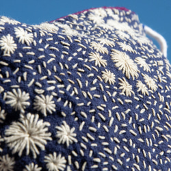 手縫い純綿サイドバックパック/刺繍クロスボディバッグ/刺繍ショルダーバッグ/インディゴ 手縫い藍染バッグ-フラワー クリスマス 16枚目の画像