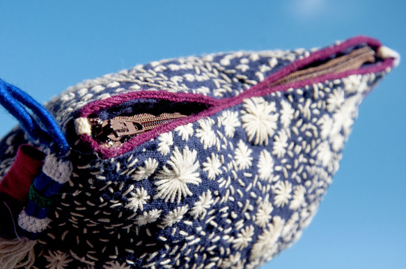 手縫い純綿サイドバックパック/刺繍クロスボディバッグ/刺繍ショルダーバッグ/インディゴ 手縫い藍染バッグ-フラワー クリスマス 4枚目の画像
