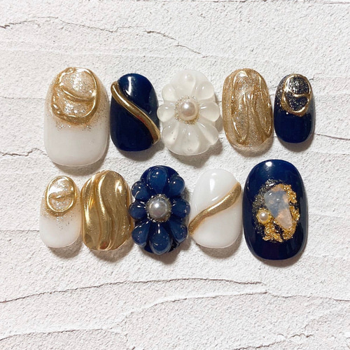 ぷっくりフラワー ネイルチップ 花 韓国 ネイビー 紺色 ゴールド