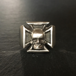 Iron Cross Skull Ring 2枚目の画像