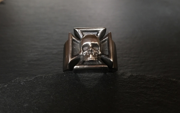 Iron Cross Skull Ring 4枚目の画像