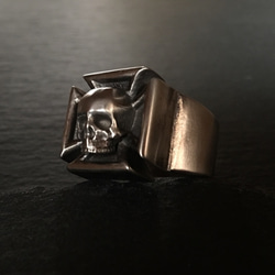 Iron Cross Skull Ring 3枚目の画像