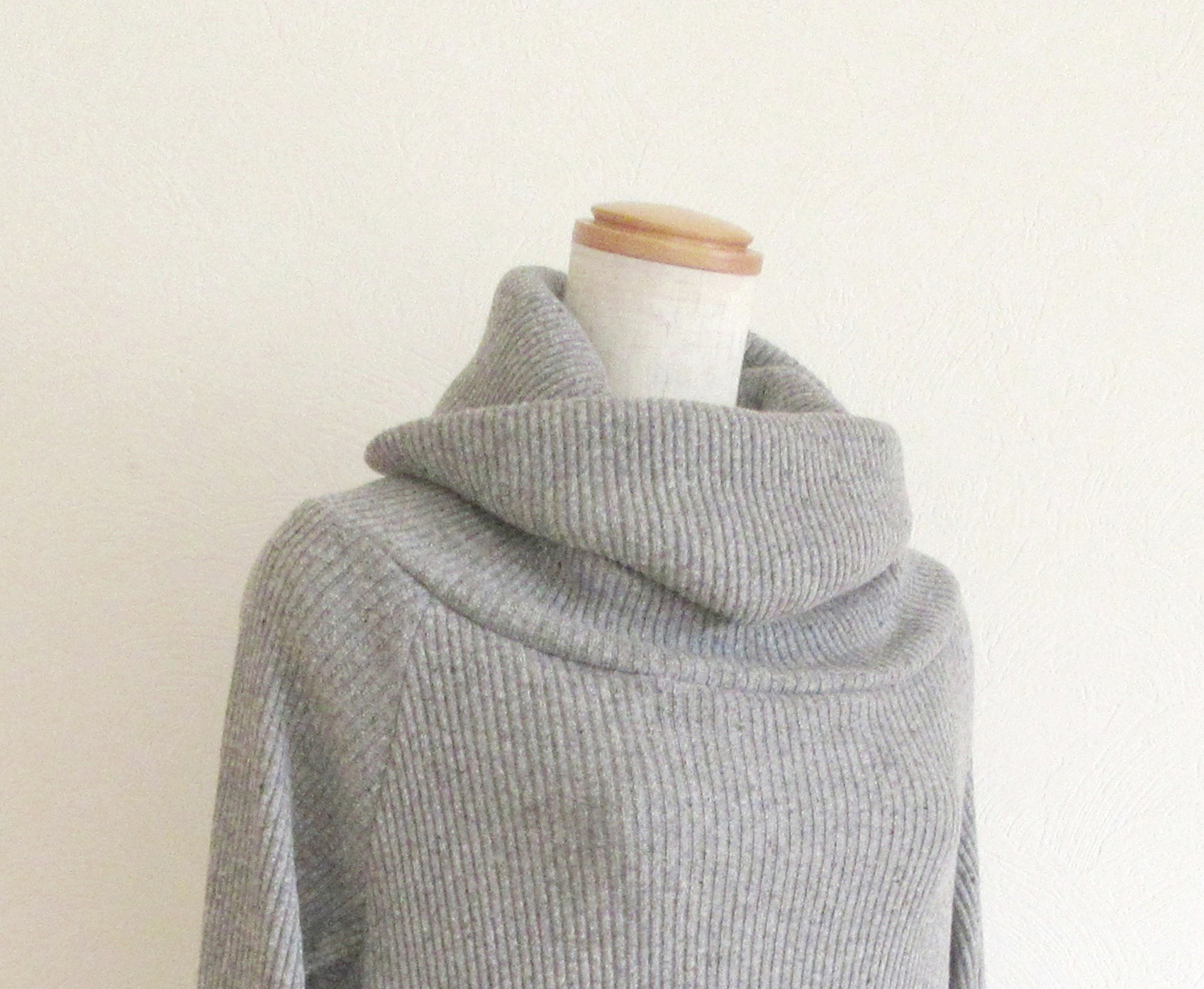 グレー* ざっくりスヌードタートルネックセーター