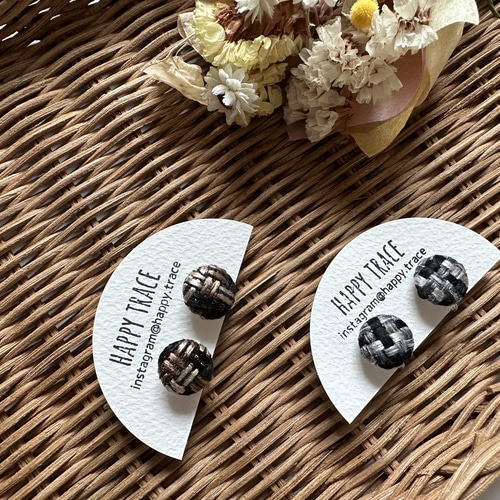 ツイードボタンピアスイヤリングブラウン茶色ハンドメイドアクセサリー