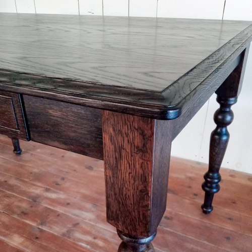 おしゃれなダイニングテーブルbrocante 輸入住宅向けターンド
