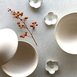 白釉　花型豆皿 5枚目の画像