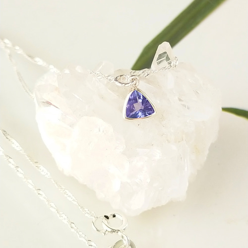 a0hgnecklace105.jpg