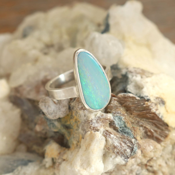 Australian Boulder Opal Ring　ボルダーオパールのリング　silver925 4枚目の画像