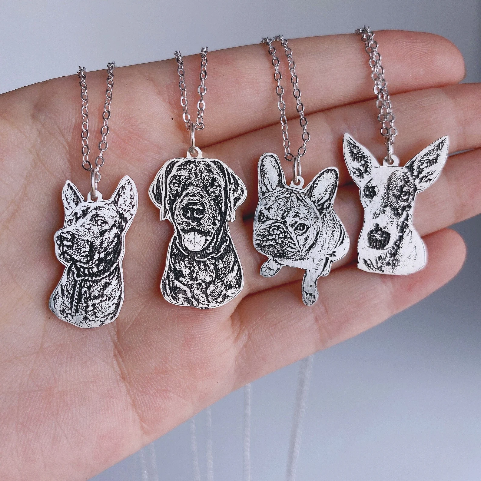 オーダーメイド うちの子ネックレス ペットネックレス肖像画 ネームネックレス犬猫似顔絵  誕生日/ペットロス/メモリアル