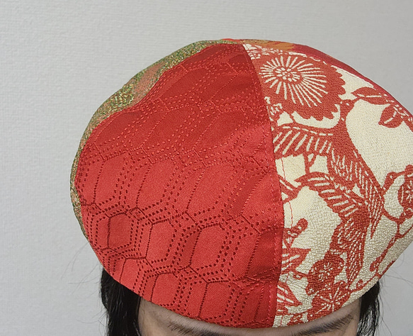 ベレー帽 赤色系パッチワーク風 丸いシルエット S～Mサイズ 2枚目の画像