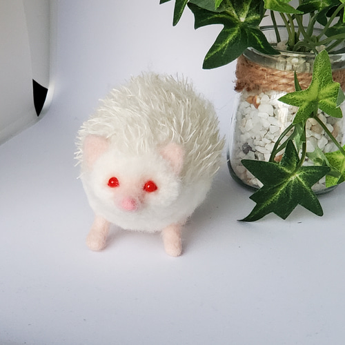 羊毛フェルト ハリネズミ☆アルビノ☆ 羊毛フェルト kireinairo 通販