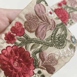 インド刺繍リボン　白／花 2枚目の画像