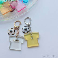 サッカー好きさんに♡サッカーボールとTシャツのレジンチャーム【名