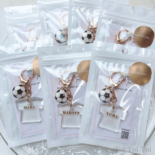 サッカー好きさんに♡サッカーボールとTシャツのレジンチャーム