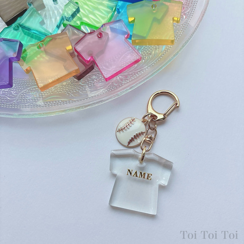 野球好きさんに♡ 野球ボールとTシャツのレジンチャーム【名入れ