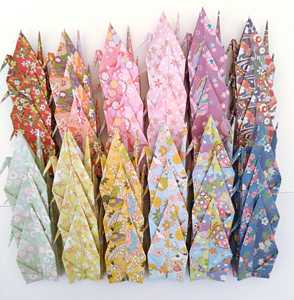 大きめ折り鶴 15cm紙使用 和風ちよがみ柄 36羽 その他素材 鶴の羽 通販