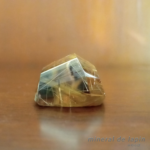 ルチルクオーツ 71.44カラット 大きなルース 天然石 mineral de lapin