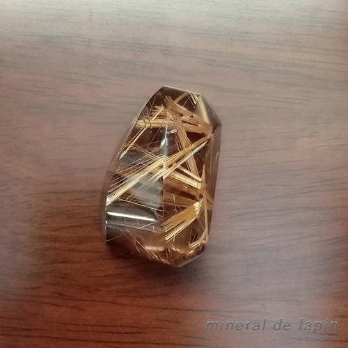 ルチルクオーツ 71.44カラット 大きなルース 天然石 mineral de lapin