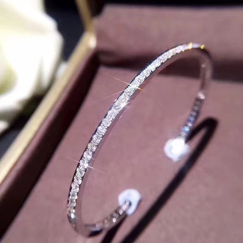 newデザイン」輝くモアサナイト ダイヤ バングル K18WG ブレスレット  